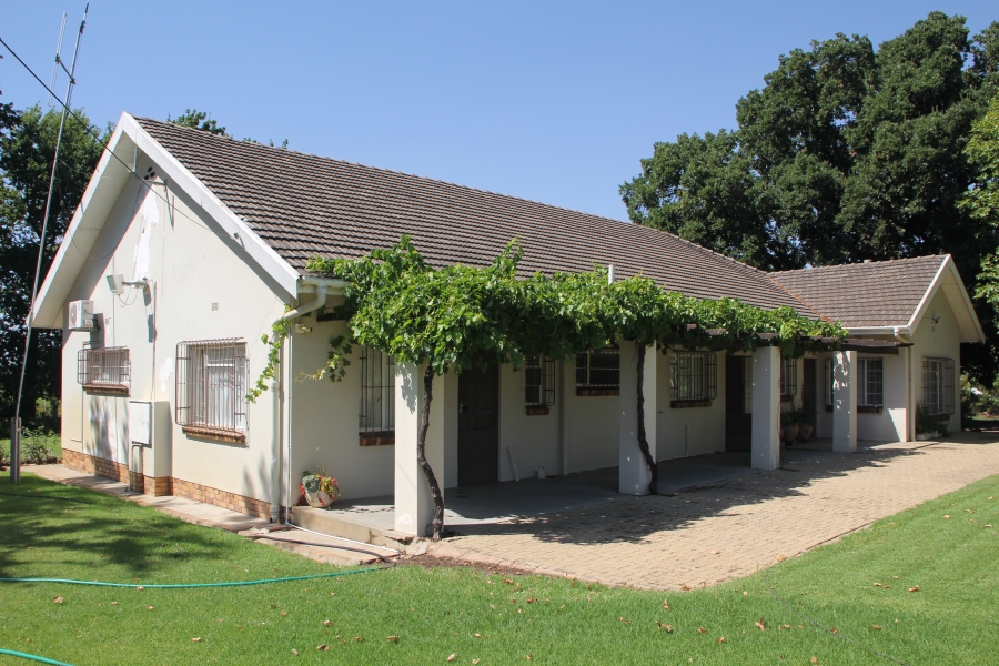 4 Bedroom Property for Sale in Porterville Western Cape